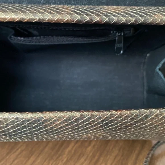 Iridescent Olive Faux Snakeskin Bag - Picture 6 of 8